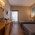 Ostria فندق 3*