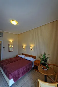 Ostria 3*